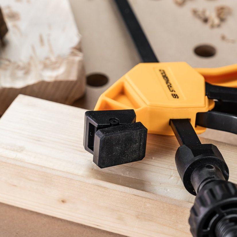 Zvislá úpinka - skrutkovacia svorka STRONGBOLD StrongClamp - 25 cm