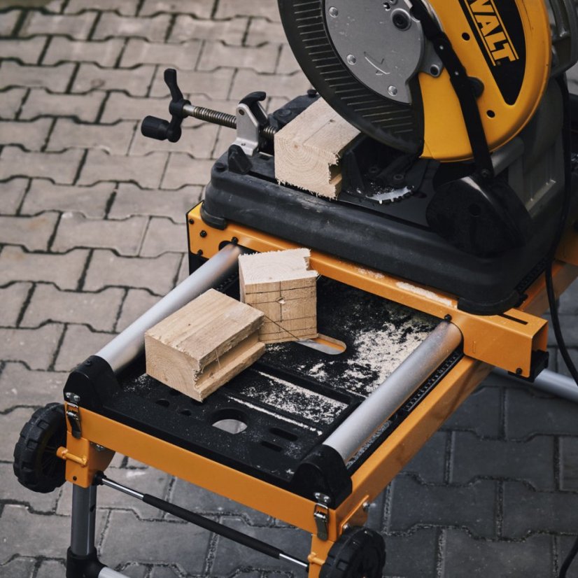 Stojan STRONGBOLD StrongRail B920 pro pokosovou pilu