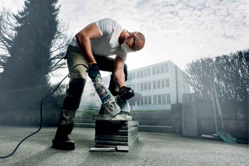 Úhlová bruska WE 22-230 MVT bezp. spínač