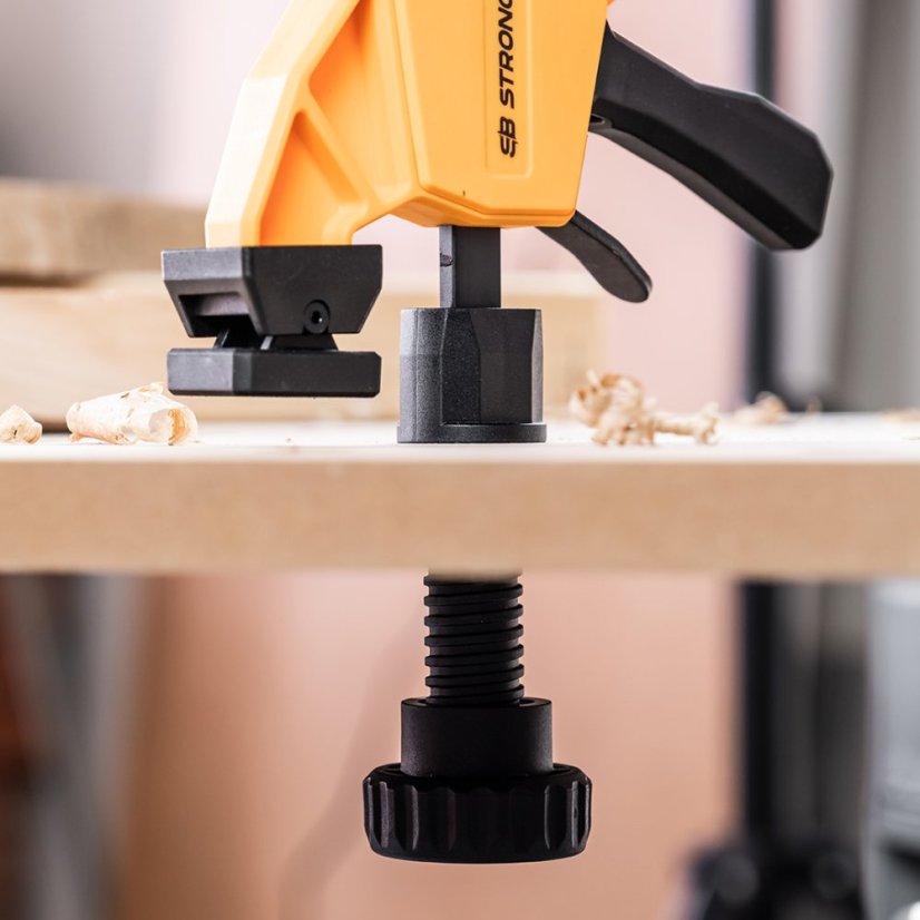 Zvislá úpinka - skrutkovacia svorka STRONGBOLD StrongClamp - 25 cm