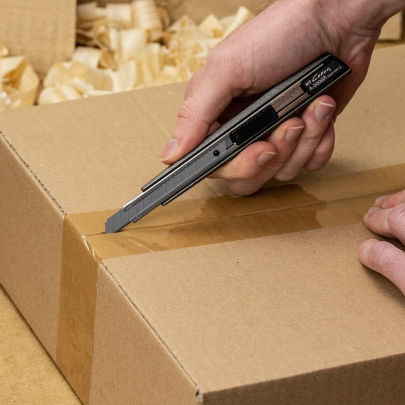 Japonský pracovní odlamovací nůž NT A-300GRP