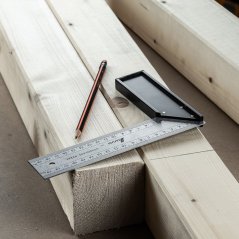 Nerezový uholník SHINWA s robustnou hliníkovou základňou so stupnicou - 200 mm